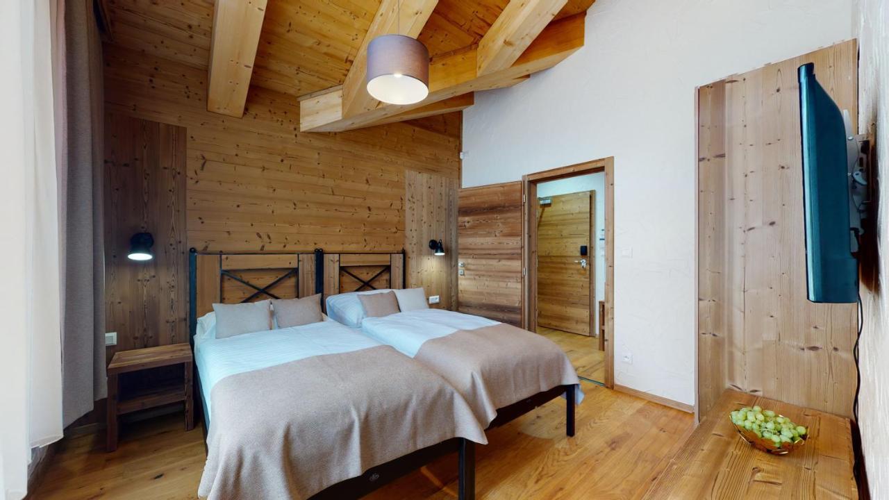 Apartmany Izijasna & Chalets 迪马诺卡多林纳 外观 照片