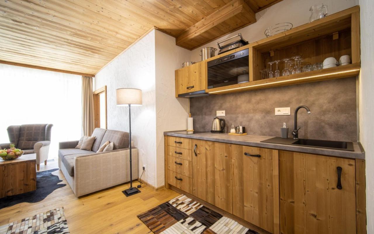 Apartmany Izijasna & Chalets 迪马诺卡多林纳 外观 照片