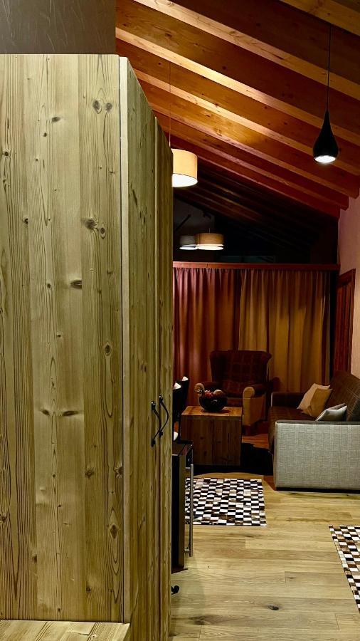Apartmany Izijasna & Chalets 迪马诺卡多林纳 外观 照片